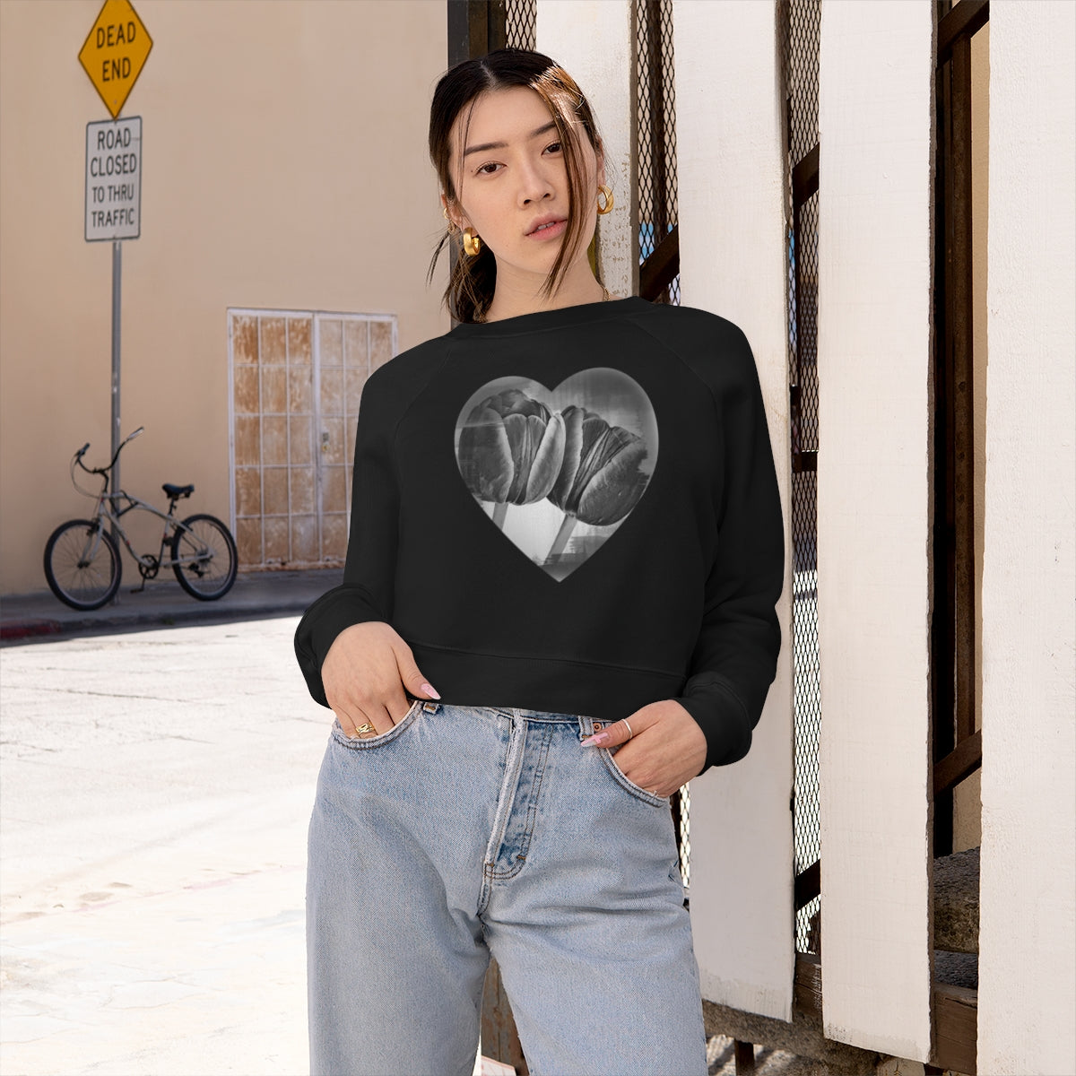 Vintage Style Black Cropped Fleece Sweatshirt with Monochrome Tulips