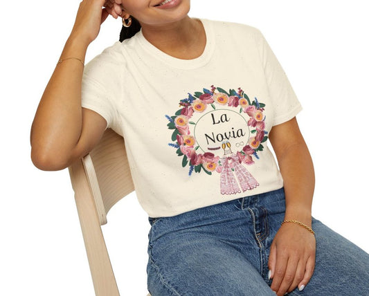 Bride Floral Wreath Softstyle T-Shirt in Spanish Novia