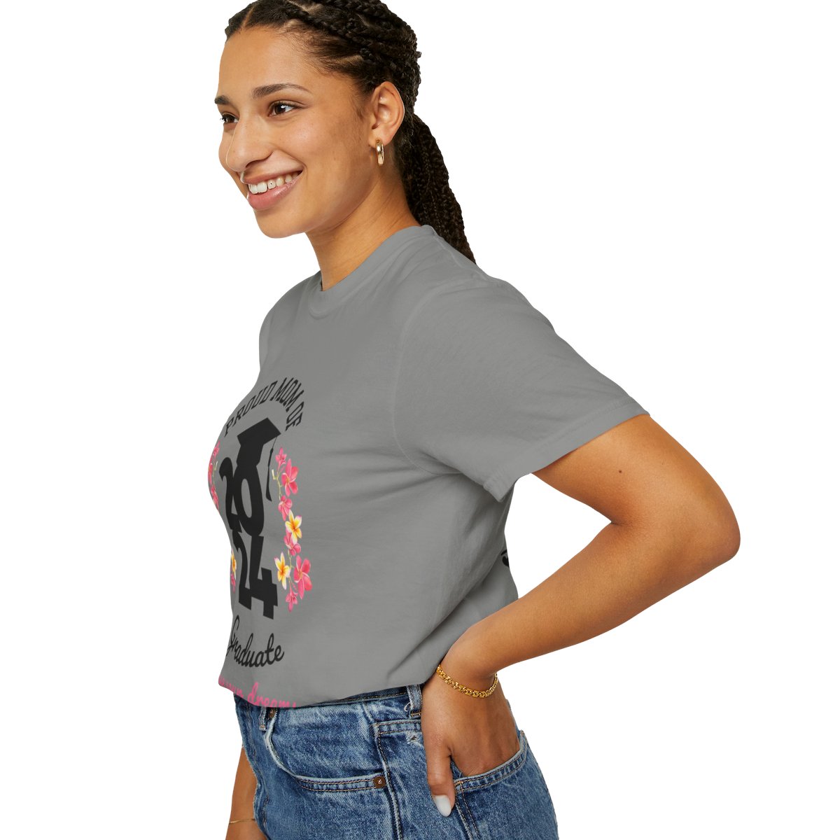 2024 Graduate Proud Mom Comfy T-shirt with Dark Letters