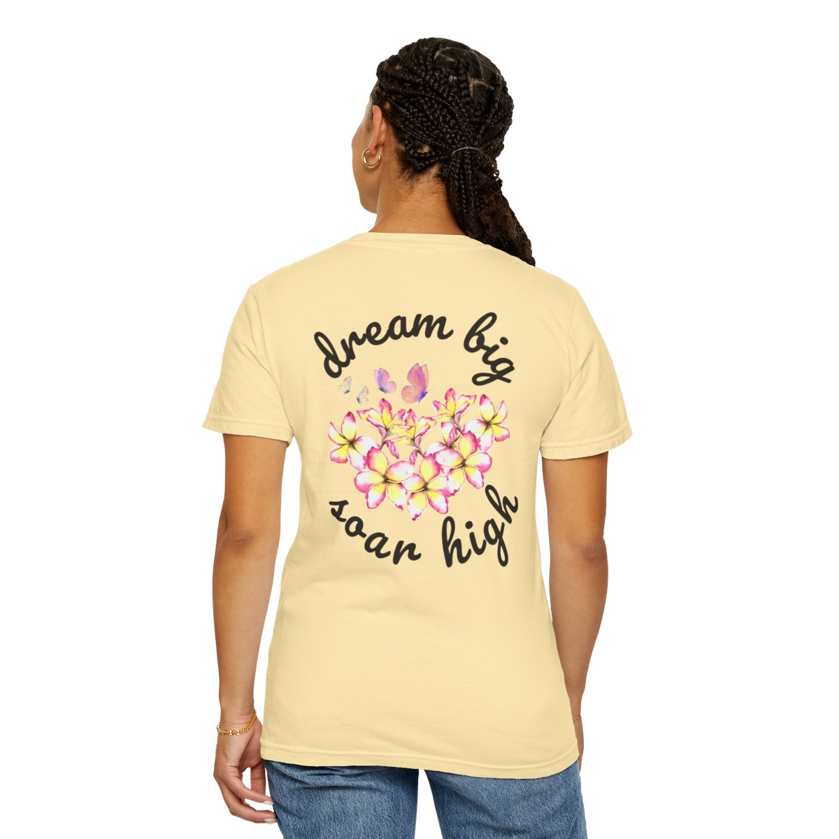 2024 Graduate Proud Mom Comfy T-shirt with Dark Letters