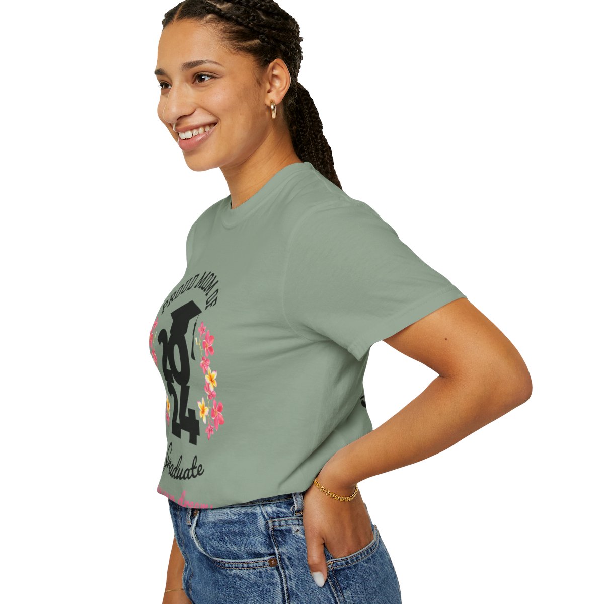 2024 Graduate Proud Mom Comfy T-shirt with Dark Letters