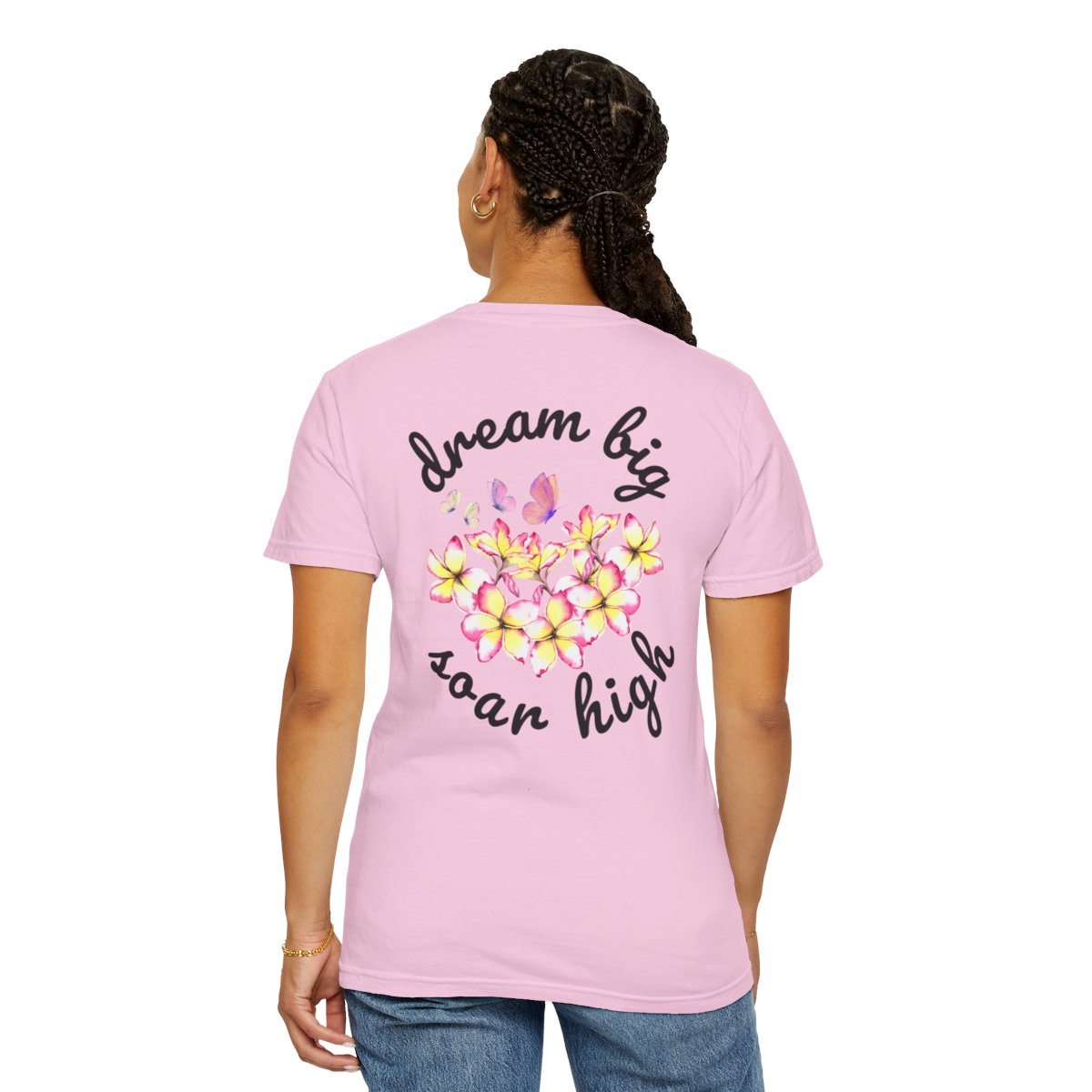 2024 Graduate Proud Mom Comfy T-shirt with Dark Letters
