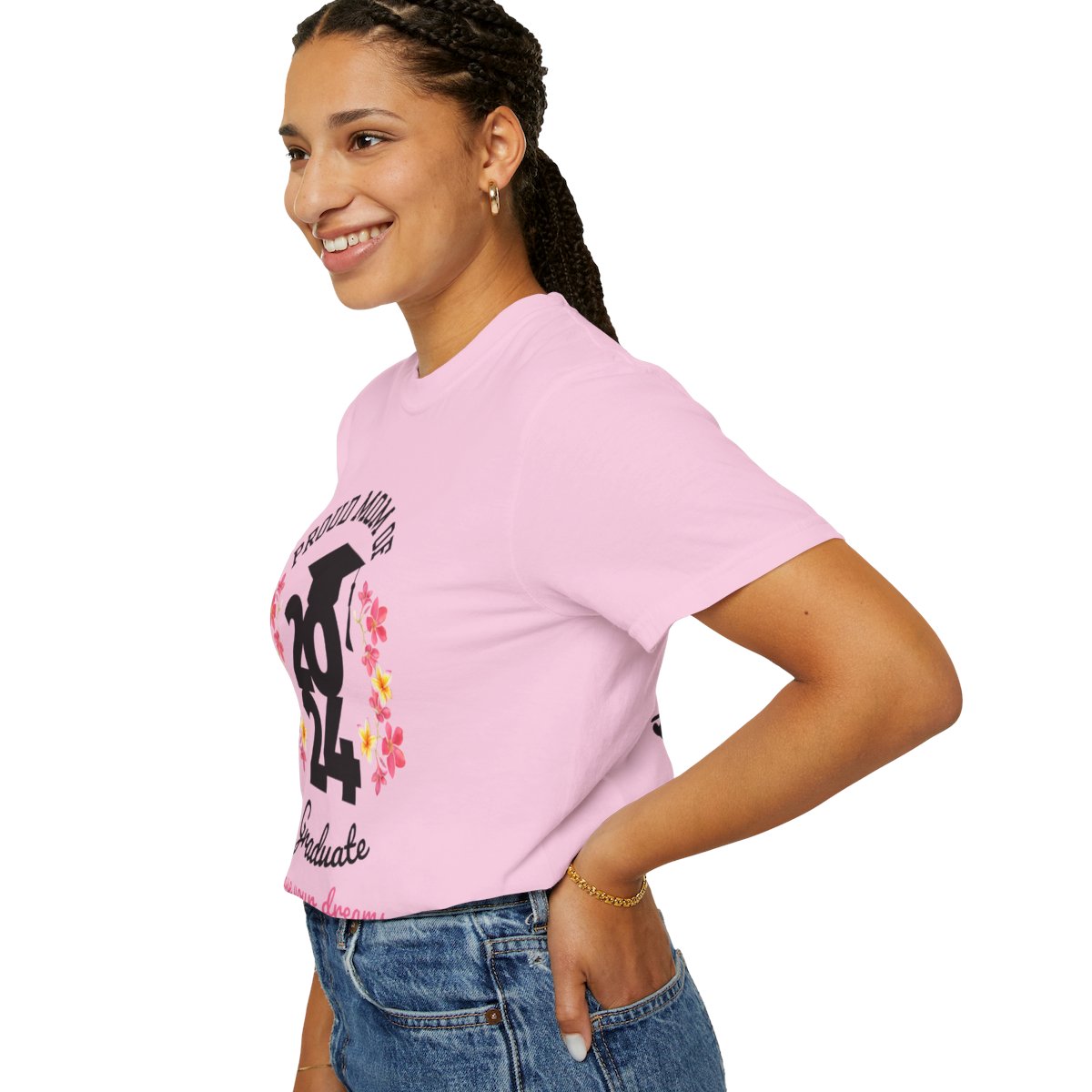 2024 Graduate Proud Mom Comfy T-shirt with Dark Letters
