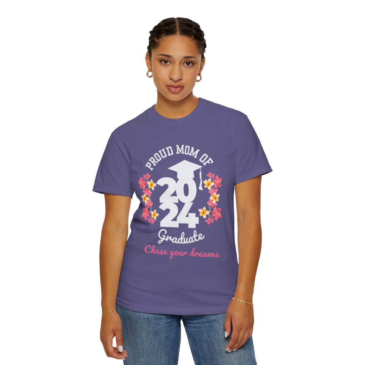 2024 Graduate Proud Mom Comfy T-shirt with Light Letters