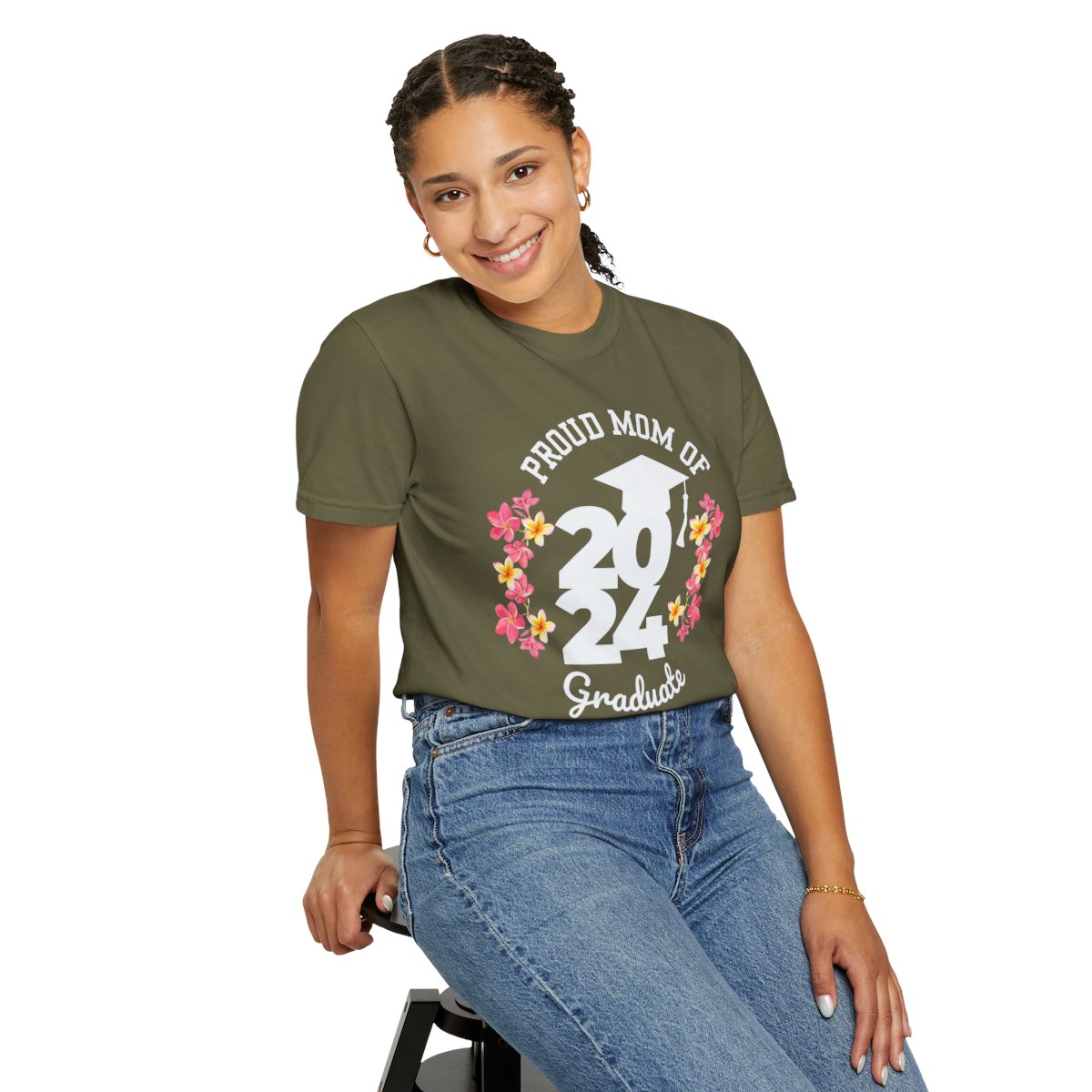 2024 Graduate Proud Mom Comfy T-shirt with Light Letters