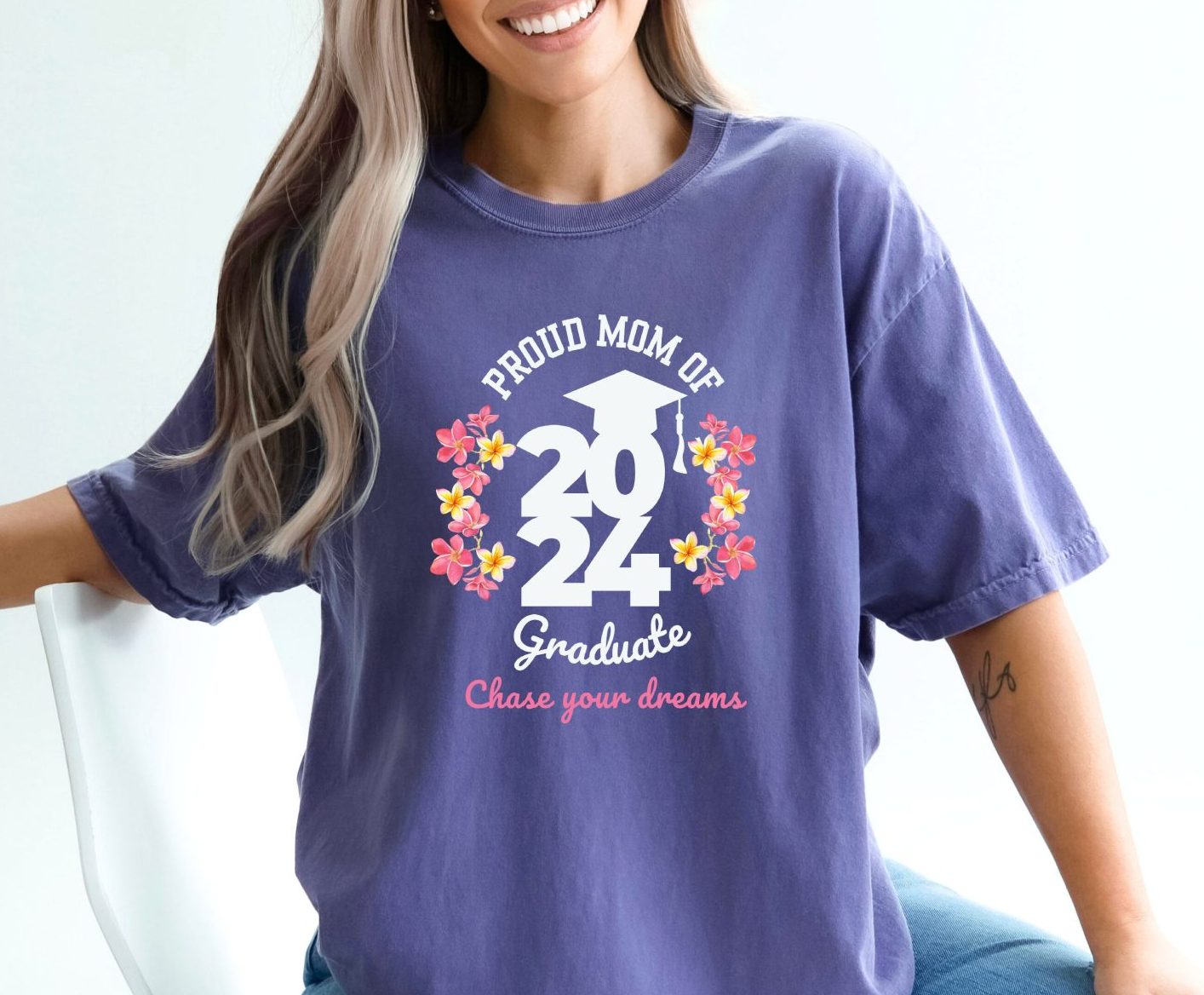 2024 Graduate Proud Mom Comfy T-shirt with Light Letters